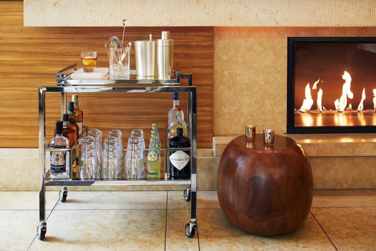 1 Hotel Сиэтл Экстерьер фото A bar cart